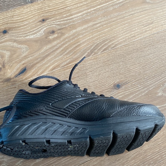 LAST CALL BEFORE I REMOVE THIS LISTING Brooks Women’s Addiction Walker - Picture 2 of 6